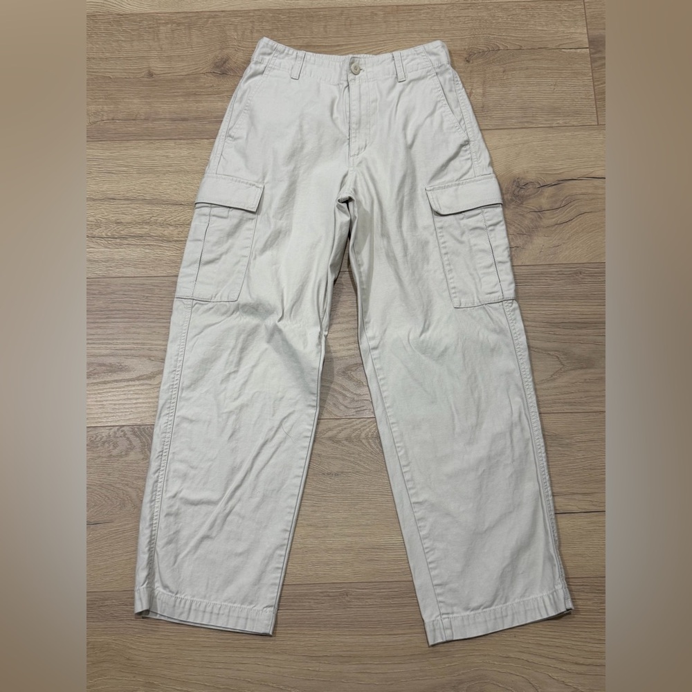 Uniqlo High Waist Cargo Pants in Light Beige